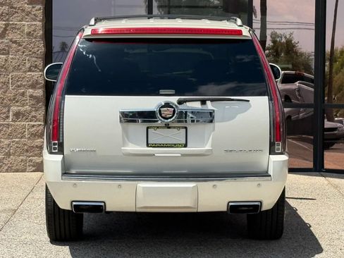 Used 2013 Cadillac Escalade Platinum AWD/4WD image 9