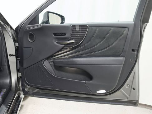 Used 2018 Lexus LS 500h AWD w/ Accessory Package (Z2) image 35