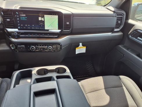 Used 2025 Chevrolet Silverado 1500 LT image 12