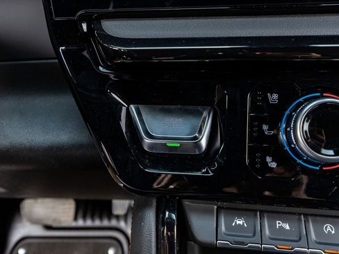 Used 2024 GMC Sierra 1500 AT4 w/ Technology Package image 23