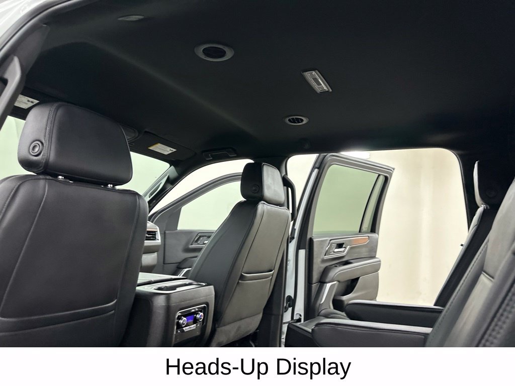 Used 2025 GMC Yukon XL Denali AWD/4WD image 31