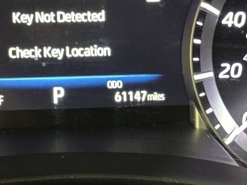 Used 2023 Toyota Highlander LE FWD image 13