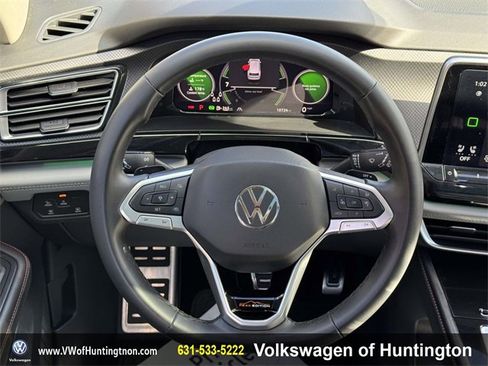 Certified 2025 Volkswagen Atlas Peak Edition SE image 14