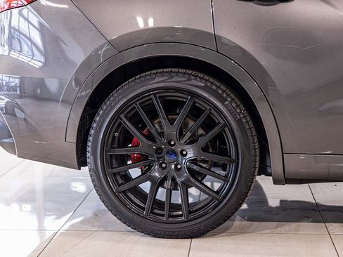 Used 2019 Maserati Levante S GranSport image 11