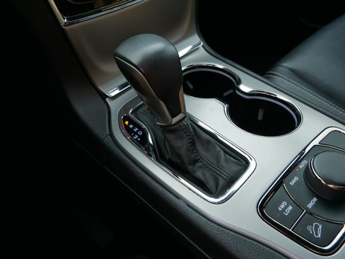 Certified 2021 Jeep Grand Cherokee Limited w/ Quick Order Package 28K 80th AWD/4WD image 29