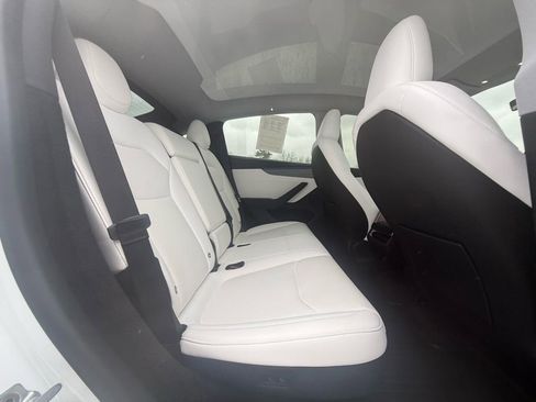 Used 2026 Tesla Model Y 2WD image 33