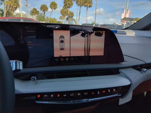 New 2026 Cadillac Optiq Luxury 2 image 24