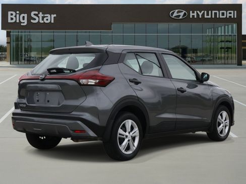 Used 2024 Nissan Kicks S FWD image 4
