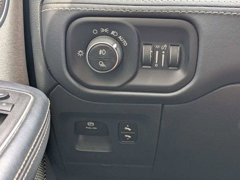 Used 2022 RAM 1500 Limited image 27