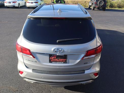 Used 2017 Hyundai Santa Fe AWD w/ SE Ultimate Tech Package 03 image 8