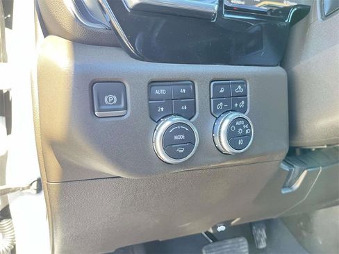 Used 2024 GMC Sierra 2500 SLT w/ SLT Premium Package image 13