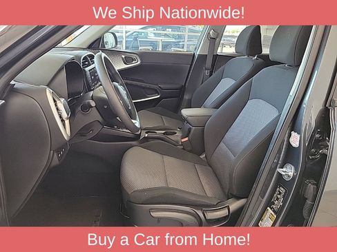 Used 2025 Kia Soul LX w/ LX Technology Package FWD image 8