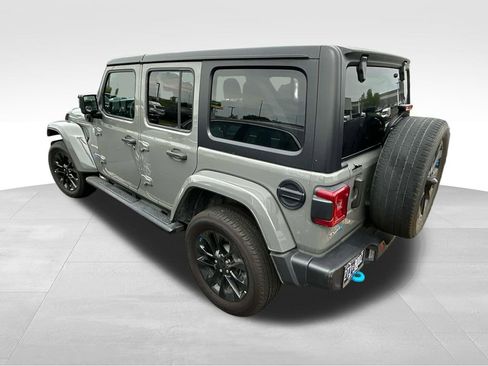 Used 2023 Jeep Wrangler Unlimited Sahara AWD/4WD image 3