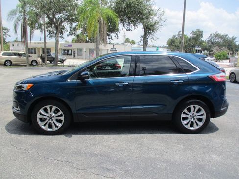 Used 2020 Ford Edge Titanium w/ Equipment Group 301A FWD image 5