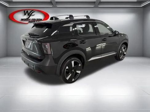 New 2025 Nissan Kicks SR image 6