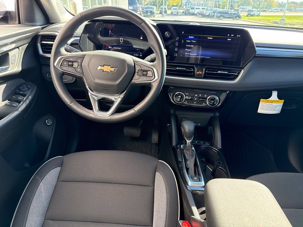 Used 2026 Chevrolet TrailBlazer LT w/ Convenience Package AWD/4WD image 9