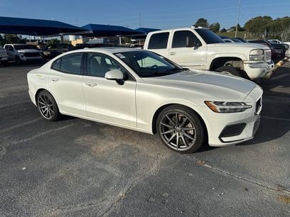 Used 2020 Volvo S60 T6 Momentum