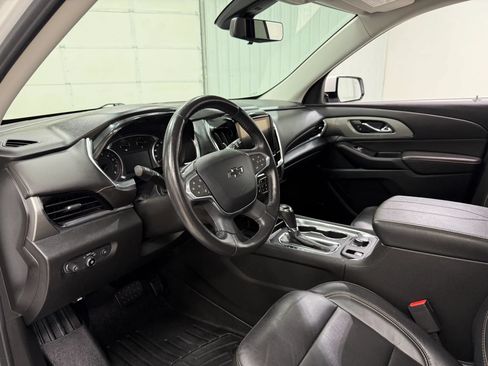 Used 2020 Chevrolet Traverse RS AWD/4WD image 12