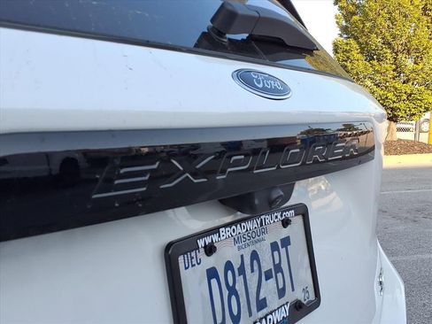 Used 2024 Ford Explorer ST w/ Equipment Group 401A AWD/4WD image 35