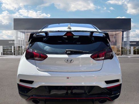 Used 2021 Hyundai Veloster N image 5