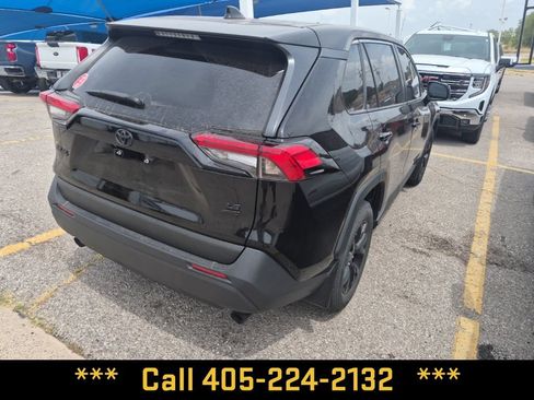 Used 2023 Toyota RAV4 LE AWD/4WD image 17