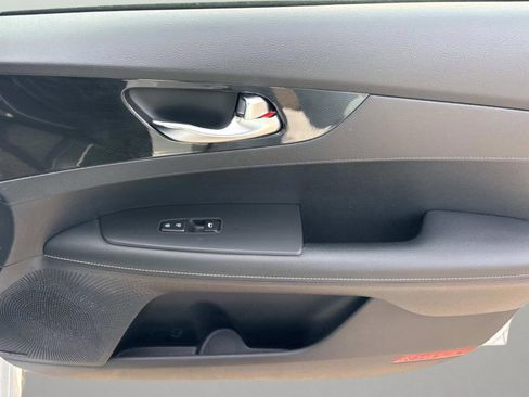 Used 2023 Kia Forte GT-Line w/ GT-Line Premium Package image 21