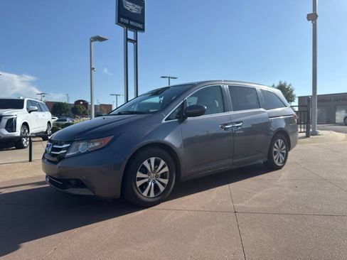 Used 2017 Honda Odyssey SE image 1