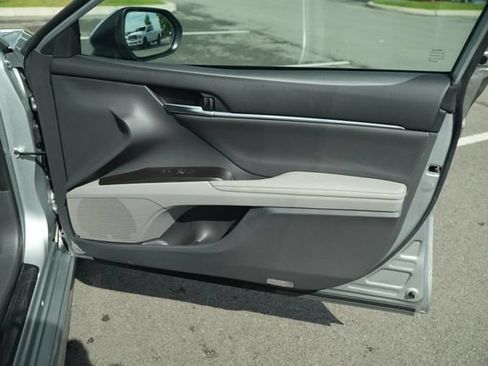 Used 2024 Toyota Camry XSE FWD image 19