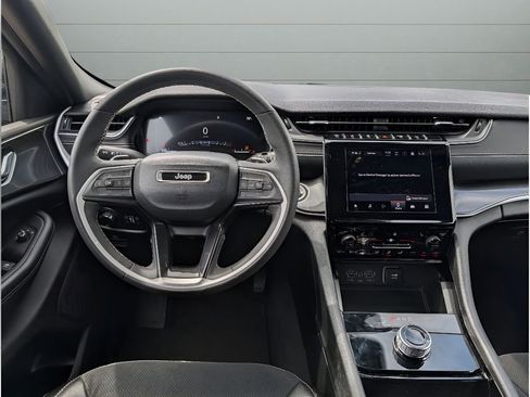 Used 2023 Jeep Grand Cherokee Altitude RWD image 22