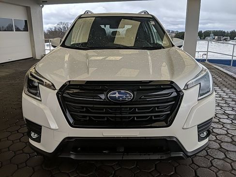 Used 2024 Subaru Forester Premium AWD/4WD image 2