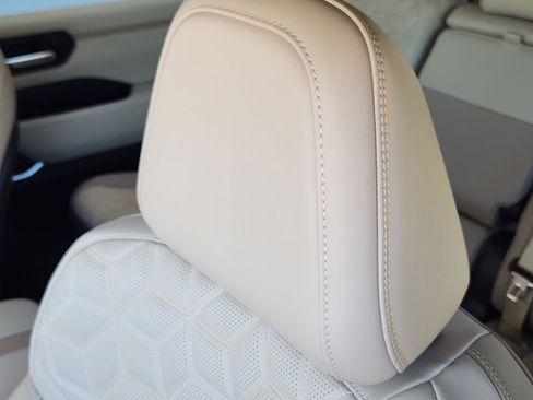 New 2025 Nissan Armada Platinum image 12