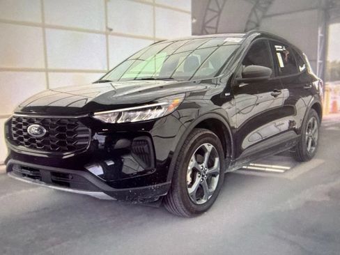 Used 2025 Ford Escape ST-Line AWD/4WD image 2