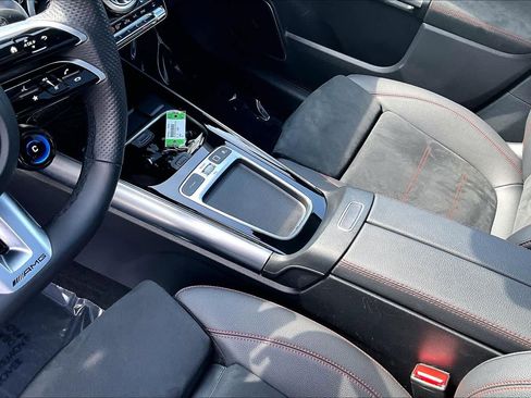 Used 2025 Mercedes-Benz GLA 35 AMG 4MATIC image 17