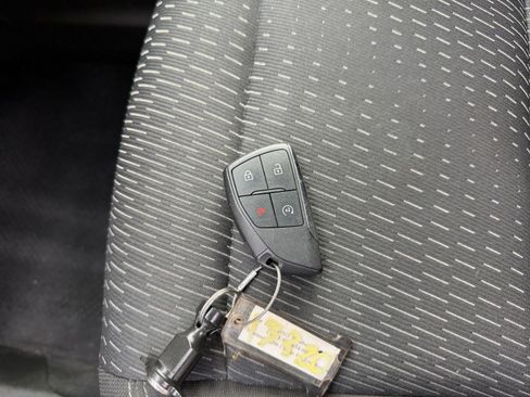 Used 2025 Chevrolet Equinox LT image 22