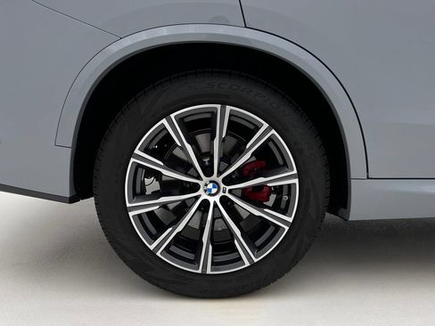 Used 2026 BMW X5 xDrive40i w/ M Sport Package AWD/4WD image 29
