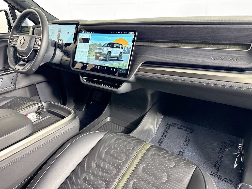 Used 2025 Rivian R1S Adventure Dual AWD/4WD image 35