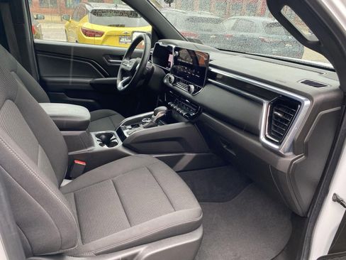 Used 2025 GMC Canyon Elevation AWD/4WD image 24