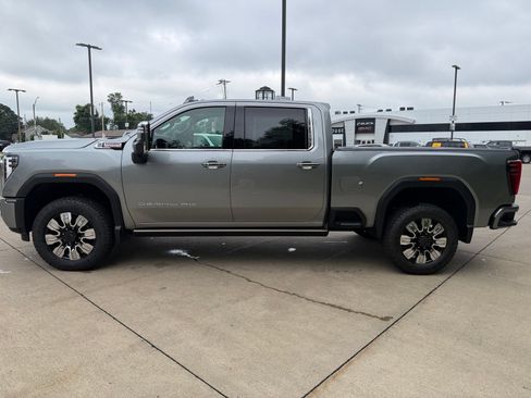 New 2026 GMC Sierra 3500 Denali w/ Denali Reserve Package AWD/4WD image 8