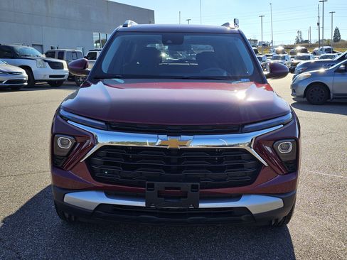 Used 2025 Chevrolet TrailBlazer LT image 2