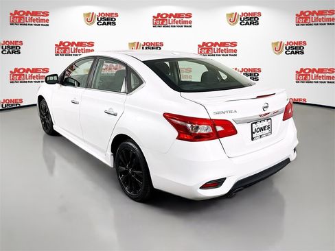 Used 2019 Nissan Sentra SR image 2