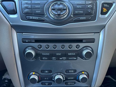 Used 2017 Nissan Pathfinder SL w/ SL Tech Package image 20