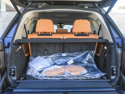 New 2026 BMW X7 xDrive40i w/ Premium Package image 23