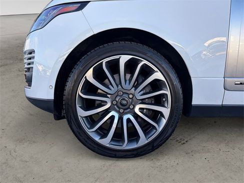 Used 2019 Land Rover Range Rover Long Wheelbase Supercharged image 9