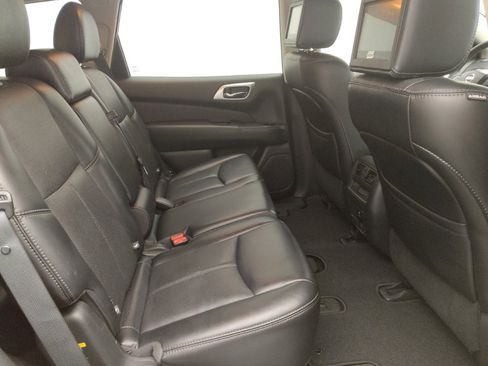 Used 2017 Nissan Pathfinder Platinum w/ Family Entertainment Package image 19
