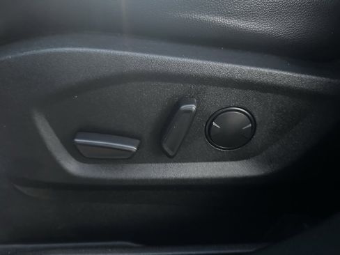 Used 2024 Ford Edge Titanium image 19