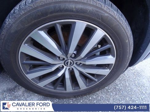 Used 2022 Nissan Pathfinder Platinum w/ Cargo Package image 10