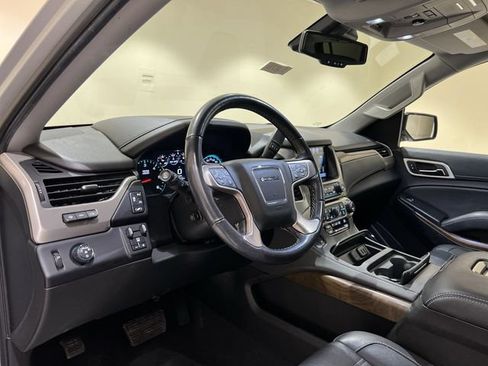 Used 2020 GMC Yukon XL Denali w/ Open Road Package RWD image 9