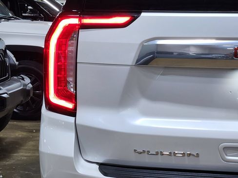 Used 2021 GMC Yukon Denali w/ Denali Ultimate Package AWD/4WD image 20