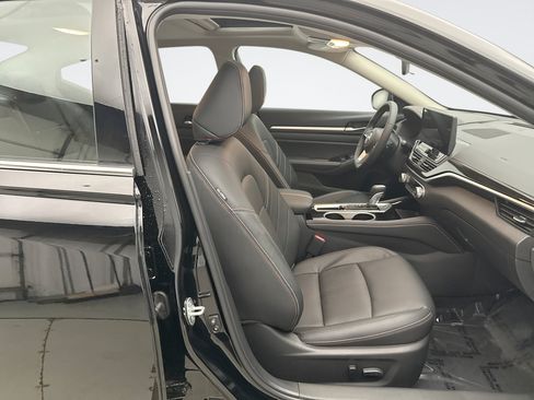 Used 2025 Nissan Altima 2.5 SR w/ SR Premium Package FWD image 17