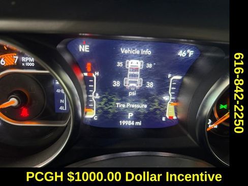 Used 2023 Jeep Wrangler Willys image 3